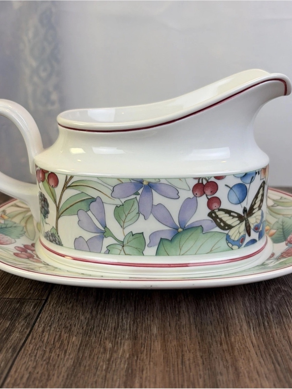 2 Pc Villeroy & Boch Catalina Gravy Boat & Under Plate Fruit Butterfly Germany